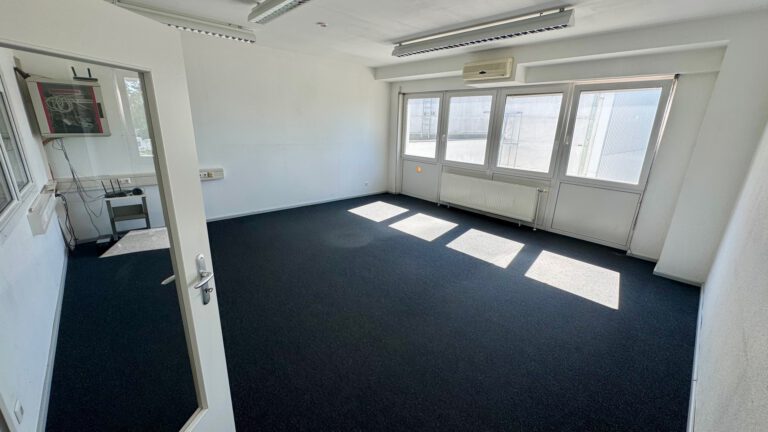 Großes Büro 1/2